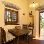 Sophisticated 1br In Countryside Florencie