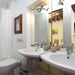 Sophisticated 1br In Countryside Apartmán *